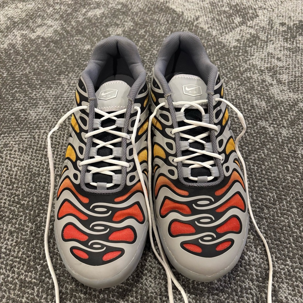 Nike Air Max Plus Drift Light Smoke Grey Shoes Mens U.S. 10 - Picture 2 of 6